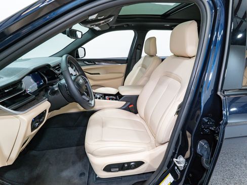 Used 2023 Jeep Grand Cherokee 4WD 4xe image 17