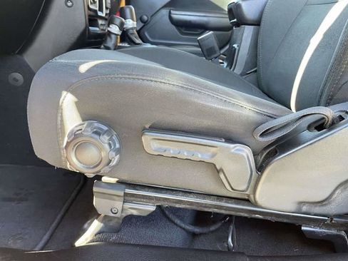 Used 2021 Jeep Wrangler Sport image 21