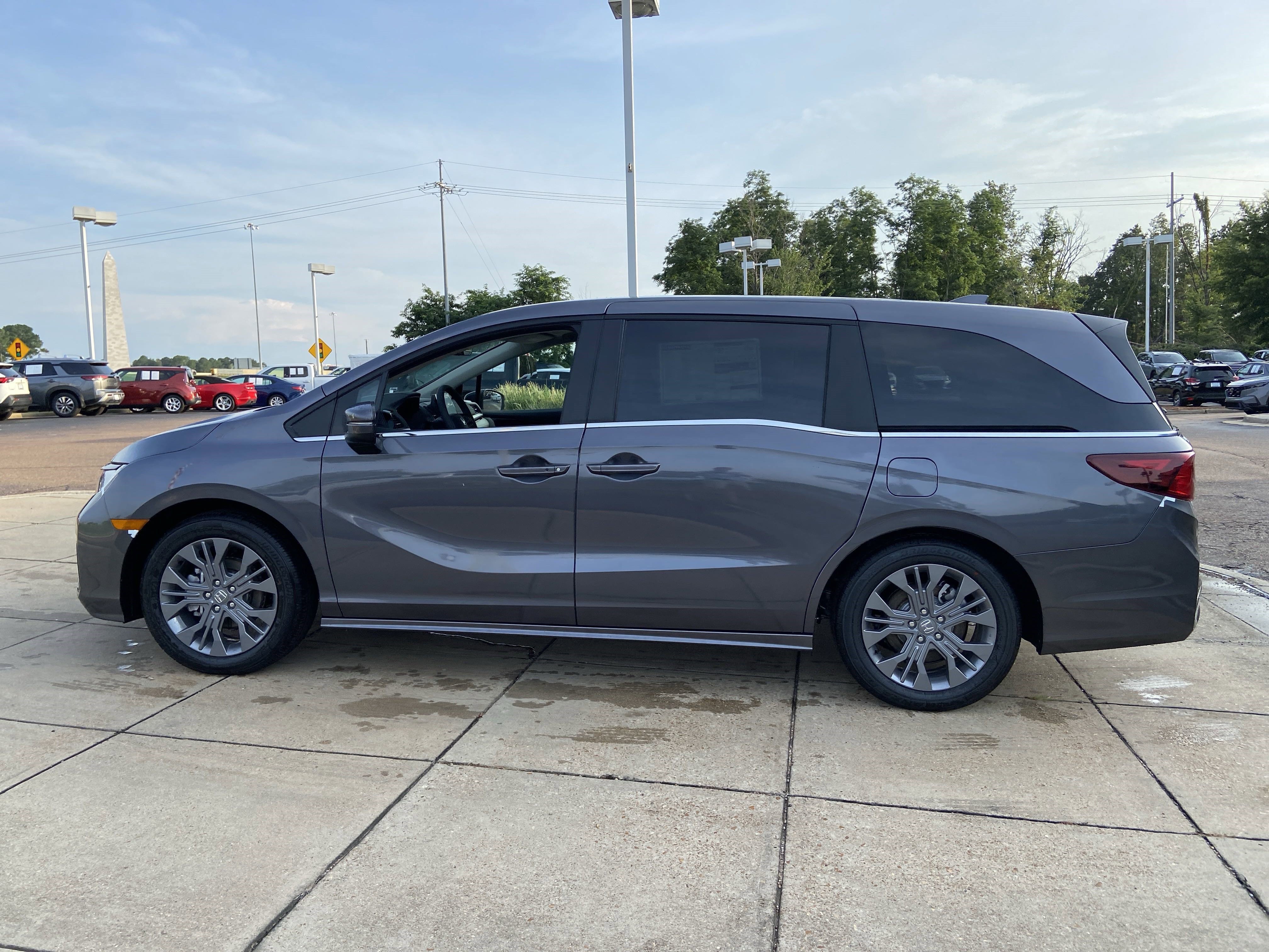 New 2027 Honda Odyssey Touring image 6