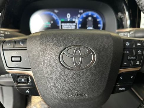 Used 2023 Toyota Crown AWD/4WD image 26