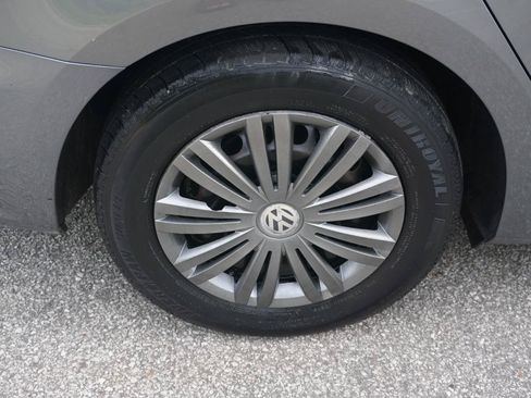 Used 2015 Volkswagen Passat 1.8T S FWD image 11