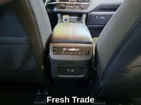 Used 2024 Nissan Pathfinder SV AWD/4WD image 11