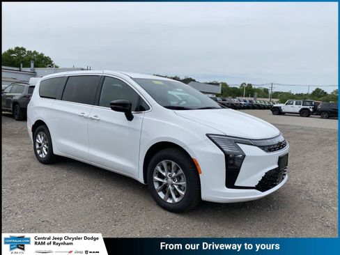 New 2027 Chrysler Pacifica Select AWD/4WD image 1