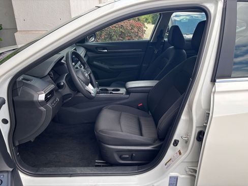 Used 2025 Nissan Altima 2.5 SV FWD image 28