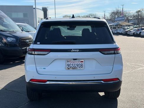 Used 2023 Jeep Grand Cherokee 4WD 4xe image 7