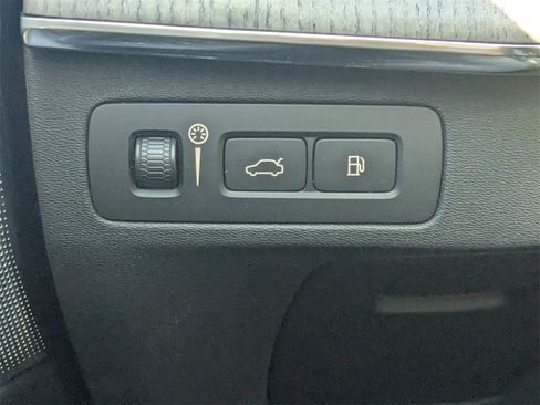 Used 2022 Volvo XC90 T8 Inscription w/ Advanced Package image 22