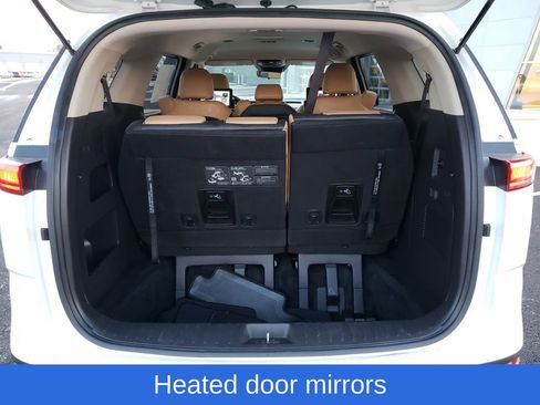 Used 2024 Kia Carnival LX image 8