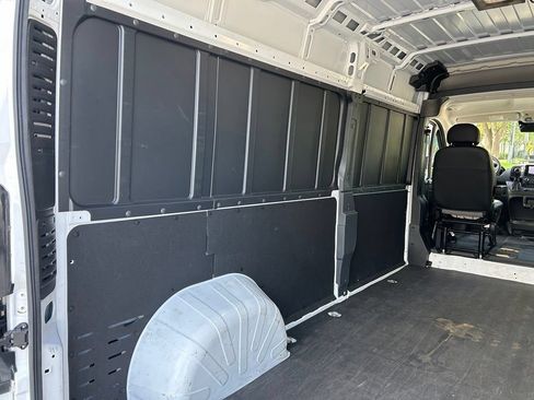Used 2025 RAM ProMaster 2500 w/ Convenience Group FWD image 18