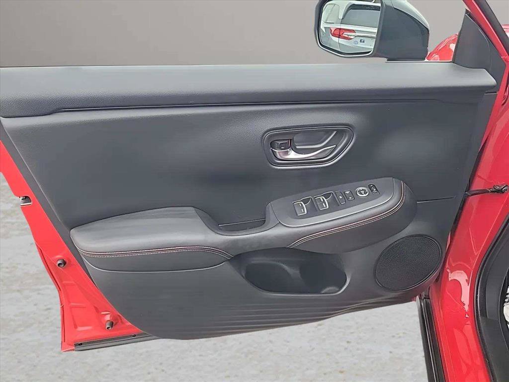 Used 2025 Honda HR-V Sport image 14