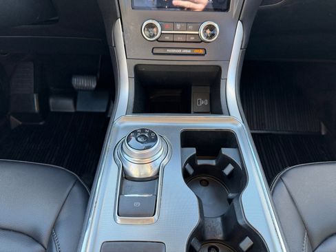 Used 2022 Ford Edge SEL w/ Convenience Package image 11