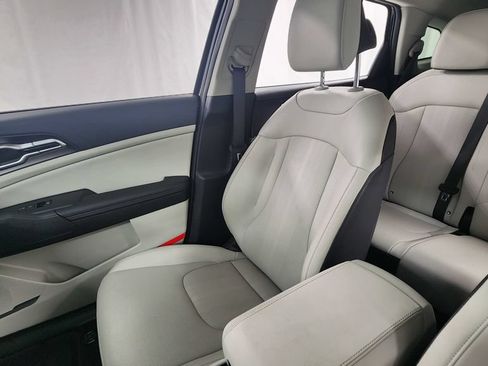 Used 2026 Kia Sportage EX FWD image 13