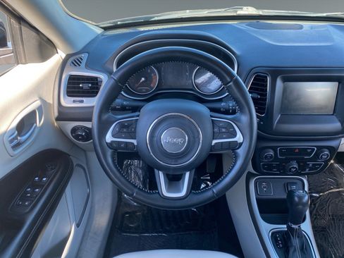 Used 2020 Jeep Compass Latitude FWD image 12