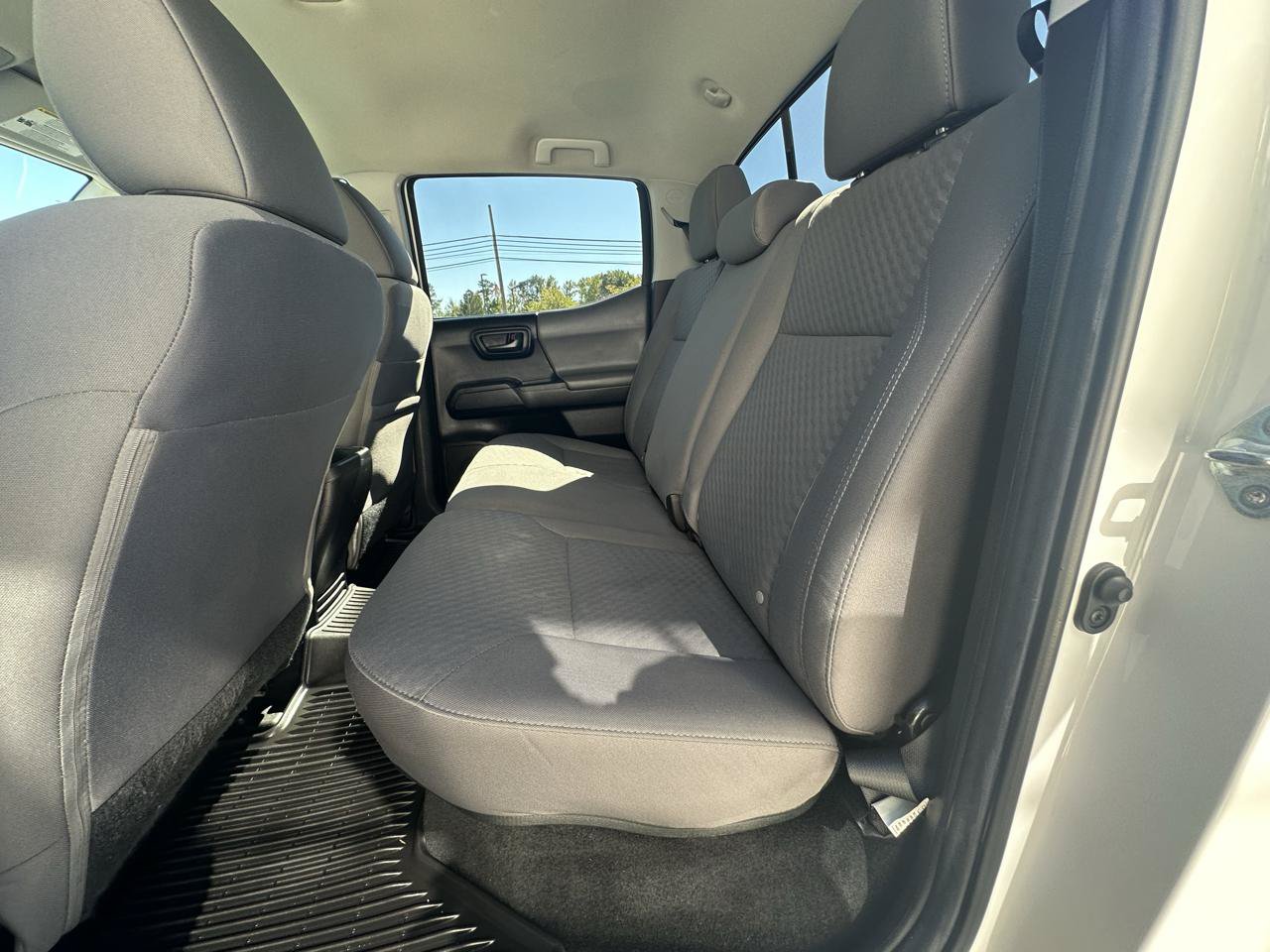 Used 2022 Toyota Tacoma SR AWD/4WD image 22