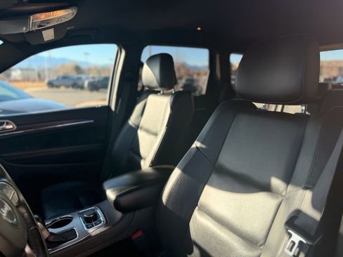 Used 2019 Jeep Grand Cherokee Limited image 14