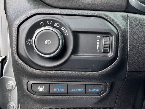 Used 2023 Jeep Wrangler Unlimited Sahara w/ Cold Weather Group image 32