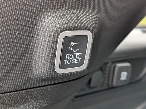 New 2025 Jeep Grand Cherokee Laredo w/ Luxury Tech Group I image 30