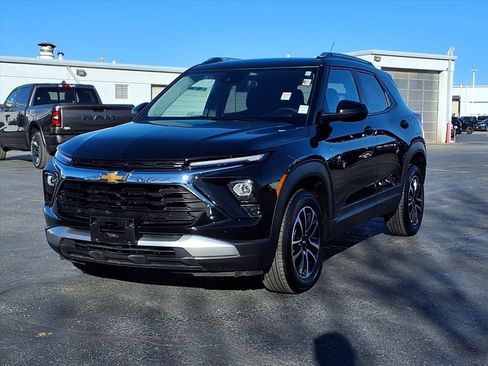 Used 2025 Chevrolet TrailBlazer LT image 1