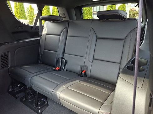 Used 2024 Chevrolet Suburban High Country image 11