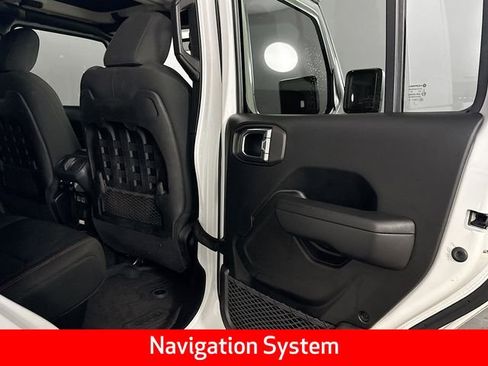 Used 2022 Jeep Gladiator Rubicon w/ Cold Weather Group image 10