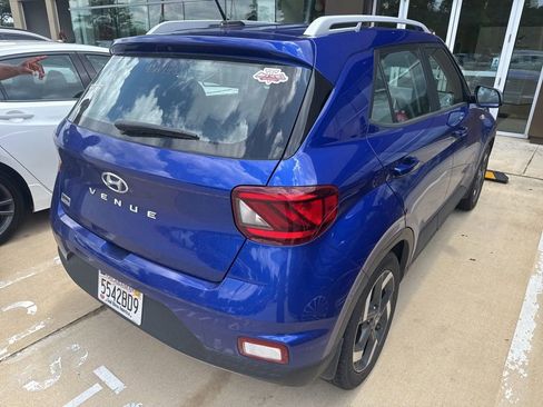 Certified 2024 Hyundai Venue SEL FWD image 5