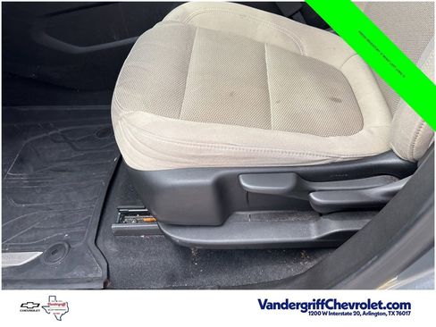 Used 2023 Chevrolet Traverse LS FWD image 6