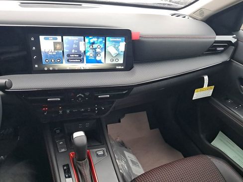 New 2026 Nissan Kicks SR w/ Cold Weather Package image 38