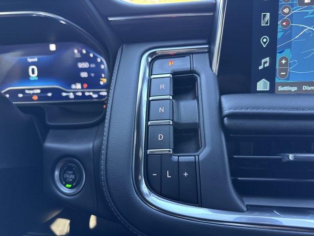 Used 2022 Chevrolet Tahoe Z71 w/ Luxury Package AWD/4WD image 32