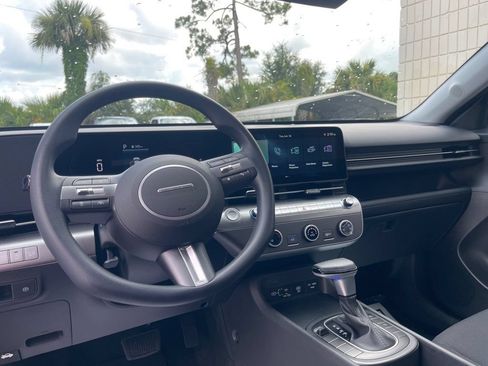 Used 2026 Hyundai Kona SE FWD image 12