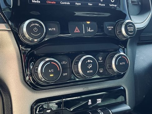 Used 2021 RAM 1500 Big Horn image 17