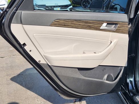 Used 2017 Hyundai Sonata Limited image 14