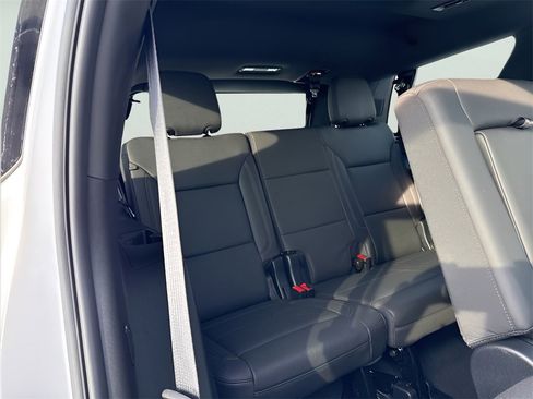 Used 2024 Chevrolet Tahoe Z71 w/ Luxury Package image 12