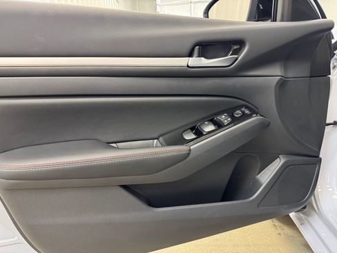 New 2025 Nissan Altima 2.5 SR w/ SR Premium Package image 8