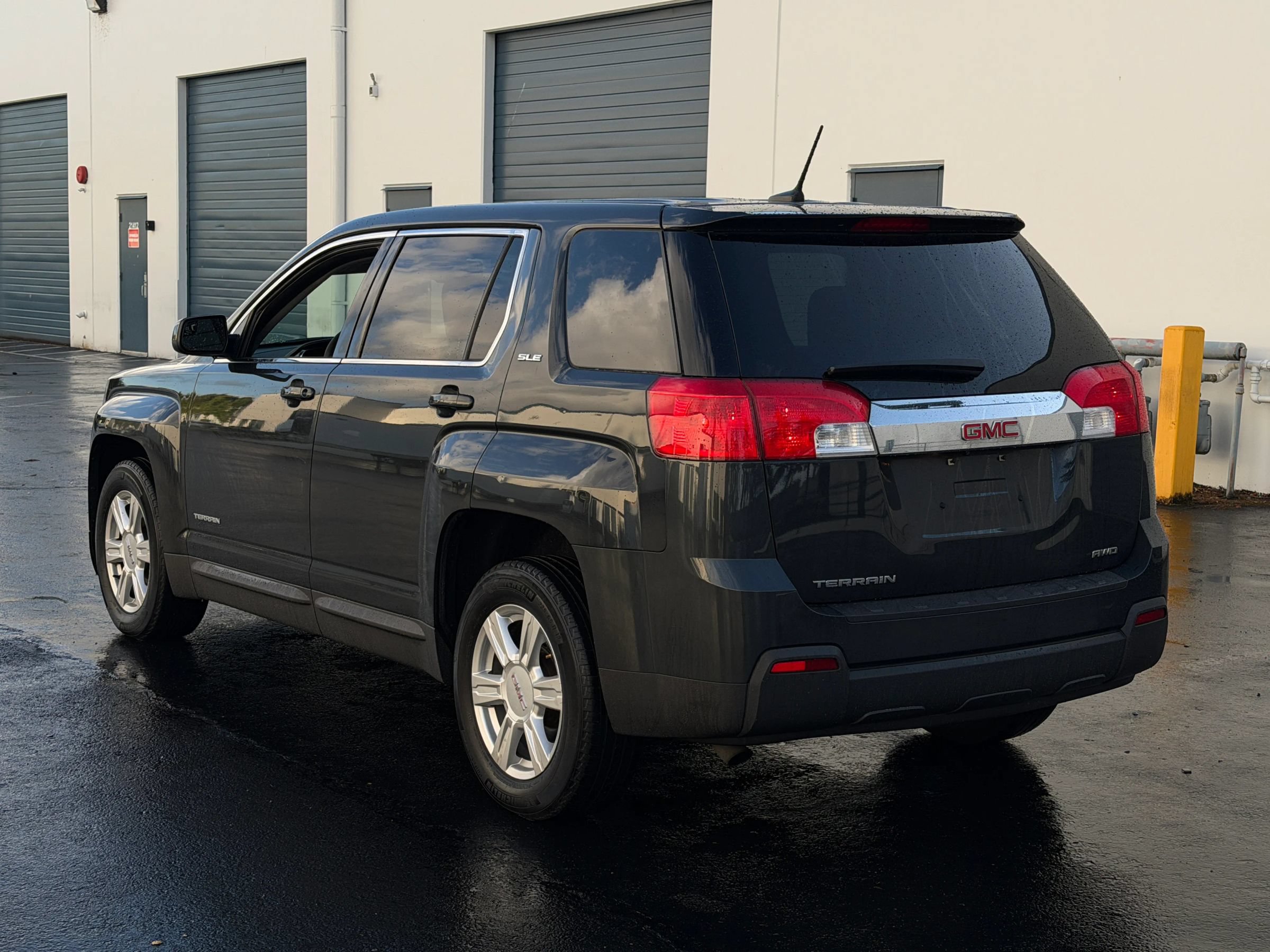Used 2014 GMC Terrain SLE AWD/4WD image 3