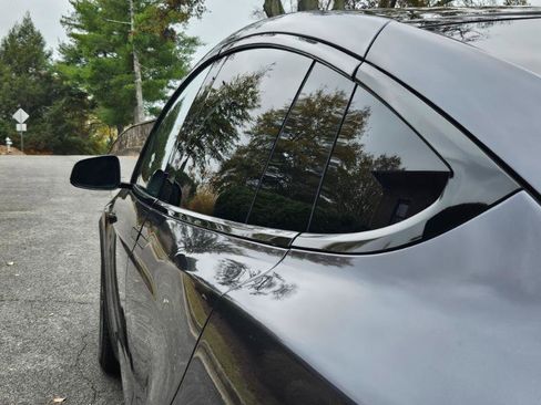 Used 2022 Tesla Model X image 23