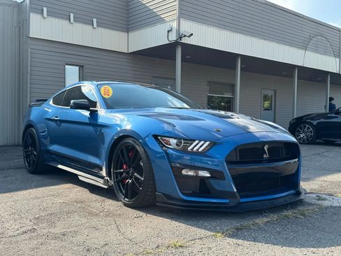 Used 2021 Ford Mustang Shelby GT500 w/ Technology Package image 3