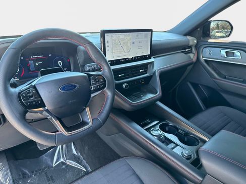 Used 2025 Ford Explorer ST-Line w/ Premium Package image 18