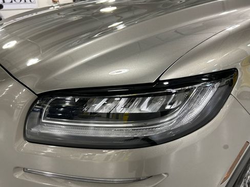 Used 2023 Lincoln Nautilus AWD w/ Premium Package image 7