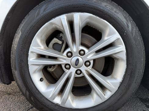 Used 2014 Ford Taurus SEL w/ Equipment Group 201A image 11