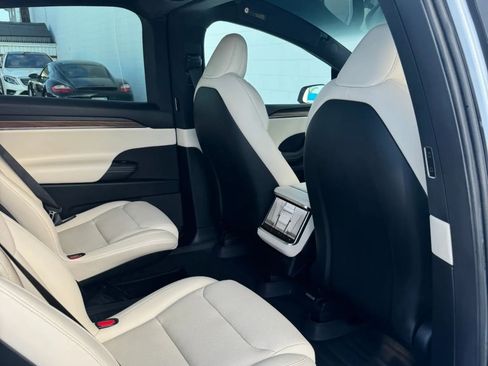 Used 2023 Tesla Model X AWD/4WD image 19