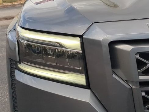 Certified 2024 Nissan Frontier SL w/ Technology Package RWD image 10