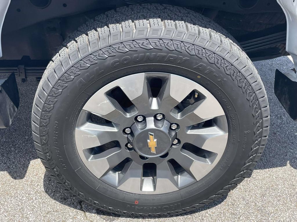 Used 2024 Chevrolet Silverado 2500 Custom w/ Custom Value Package AWD/4WD image 11