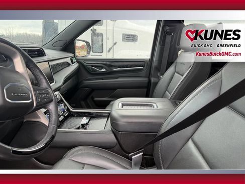 Used 2024 GMC Yukon Denali w/ Advanced Technology Package AWD/4WD image 14