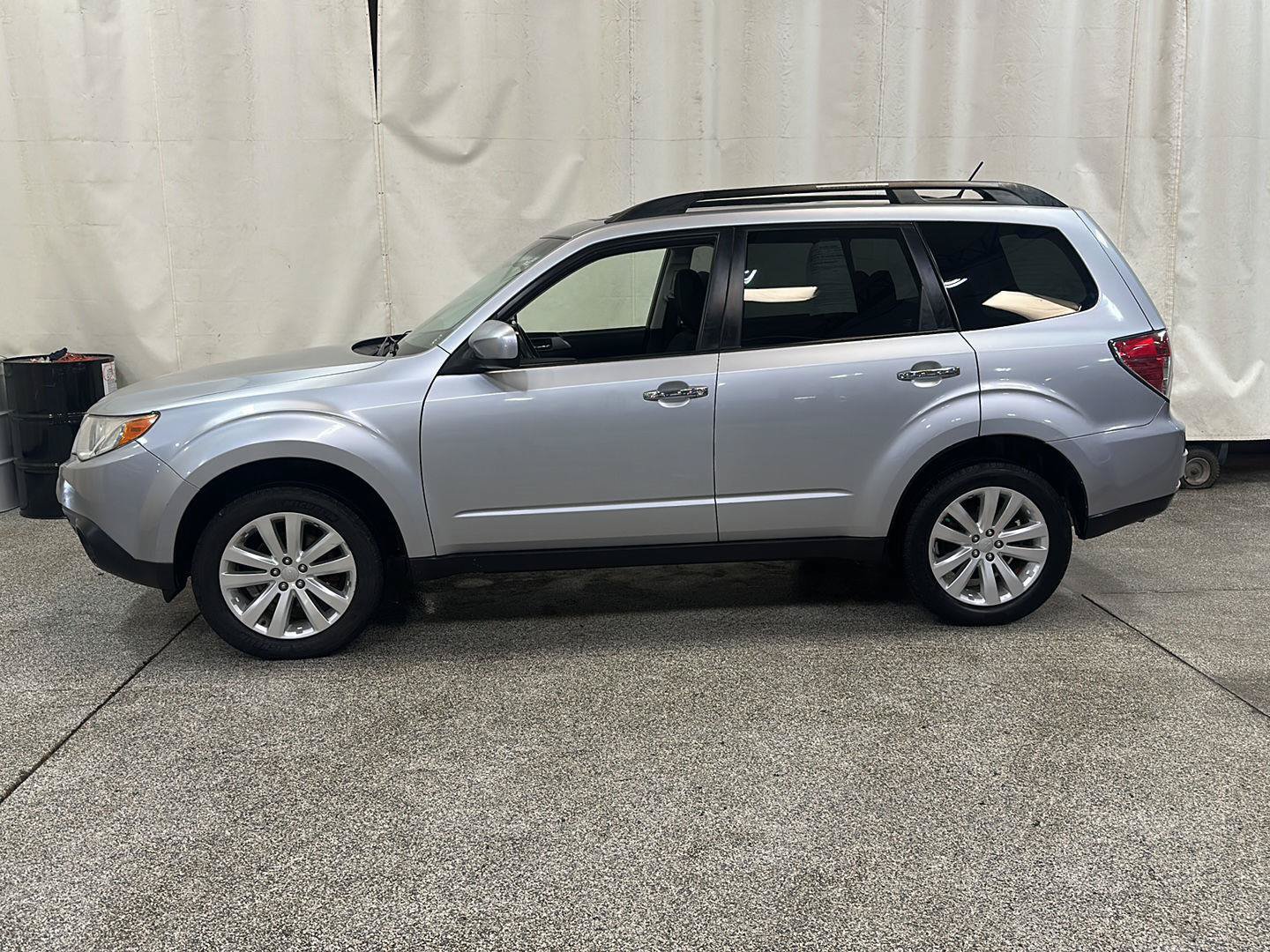 Used 2013 Subaru Forester 2.5X Premium AWD/4WD image 2