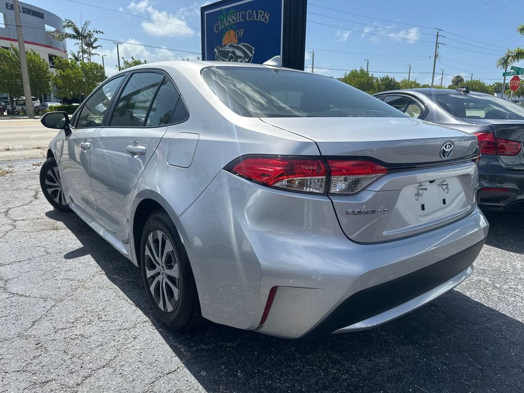 Used 2022 Toyota Corolla LE FWD image 4
