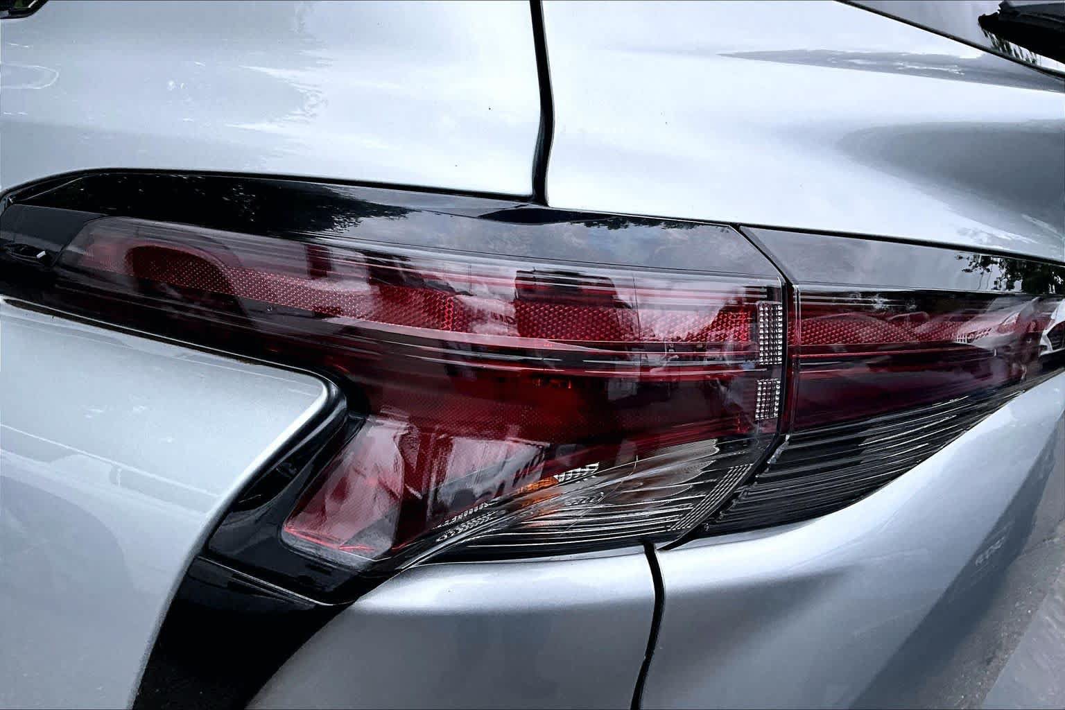 Used 2023 Toyota Sienna LE AWD/4WD image 26