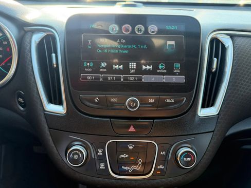 Used 2016 Chevrolet Malibu LT FWD image 14