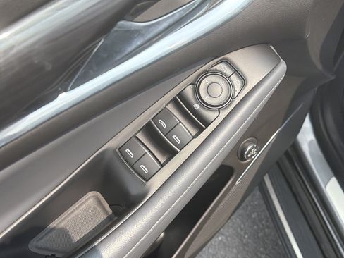 Used 2021 Buick Enclave Essence w/ LPO, Hit The Road Package AWD/4WD image 19