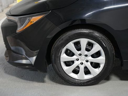 Certified 2023 Toyota Corolla LE image 5