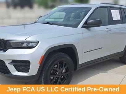 Used 2025 Jeep Grand Cherokee Altitude