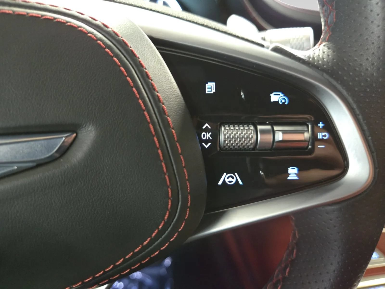 Used 2022 Genesis GV70 3.5T Sport w/ Sport Prestige Package AWD/4WD image 22